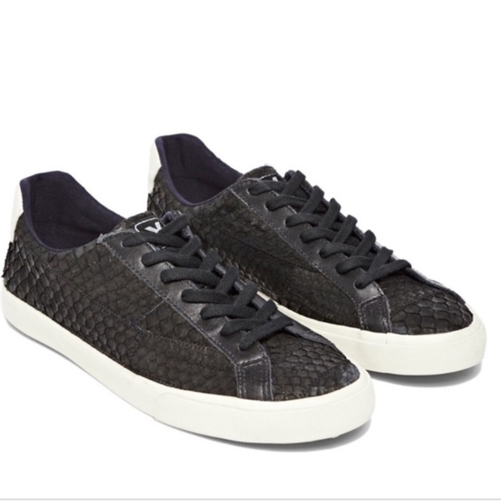 Veja Bastille Women's Black Snakeskin Sneakers Special edition size 5